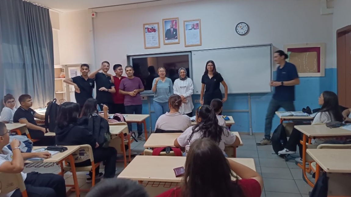 8. SINIF ÖĞERNCİLERİ İLE MEZUN ÖĞRENCİLER BULUŞMASI